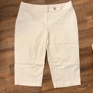 Cato White Cropped Capris with Decorative Buckle